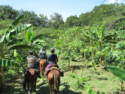 Paardrijden naar Colombiaans Barichara-plateau